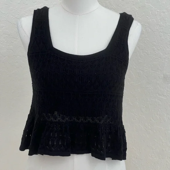 House of Harlow 1960 Black Lace Peplum Top - Picture 1 of 3